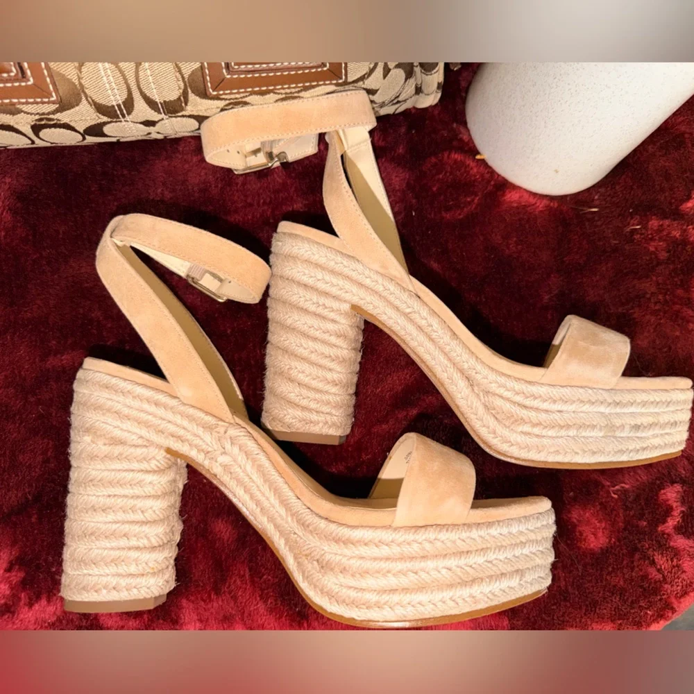 Jessica Simpson Beige Symia Wedges